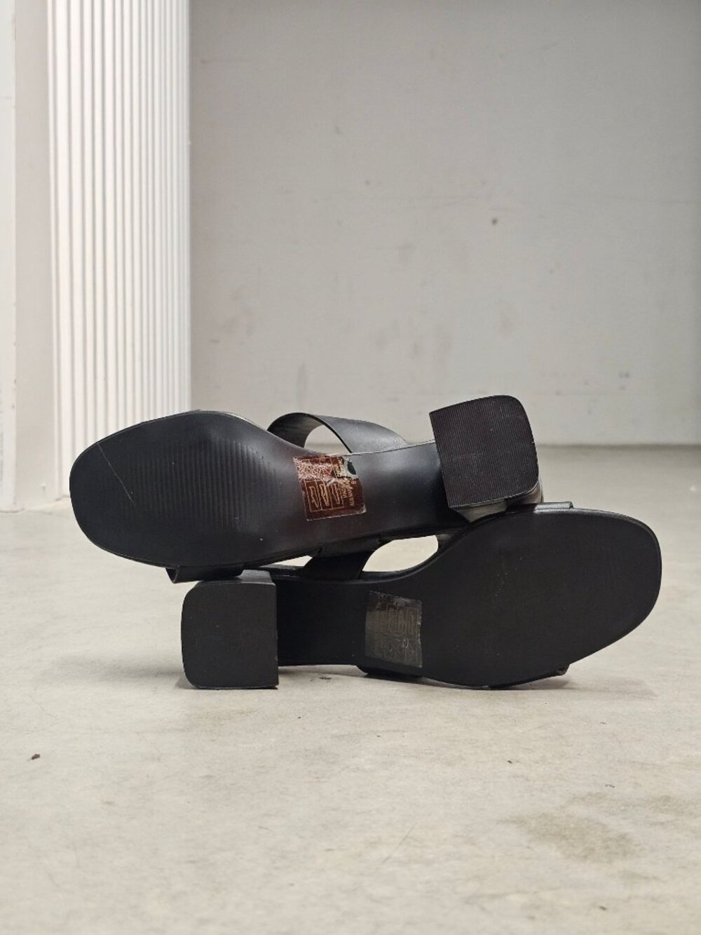 Black Block Heel Slide Sandals With Double Straps Open Toe & Square Heel Design - Picture 10 of 13